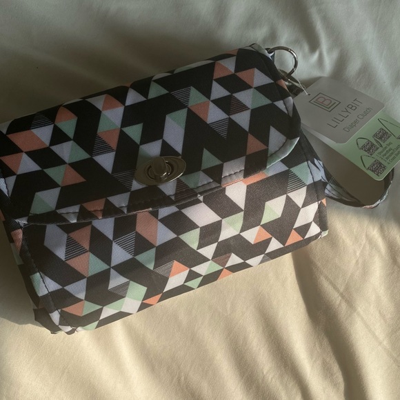 Lillybit Uptown Diaper Clutch Triangles - Picture 5 of 9